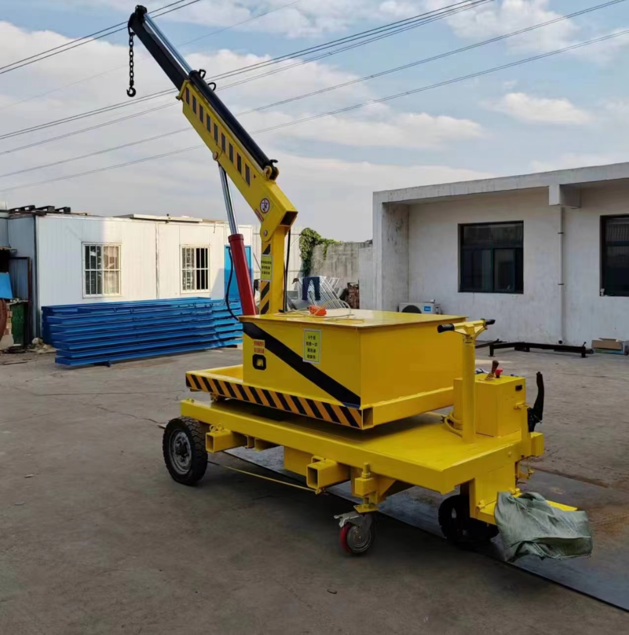 2吨全电动移动液压吊机